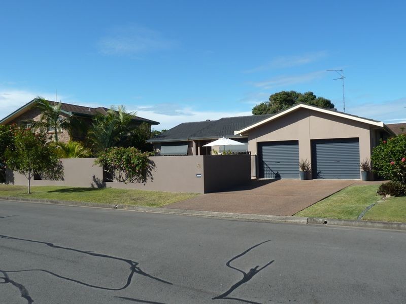 8 Palmway Crescent, Tuncurry NSW 2428
