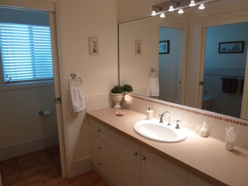 8 Palmway Crescent, Tuncurry NSW 2428