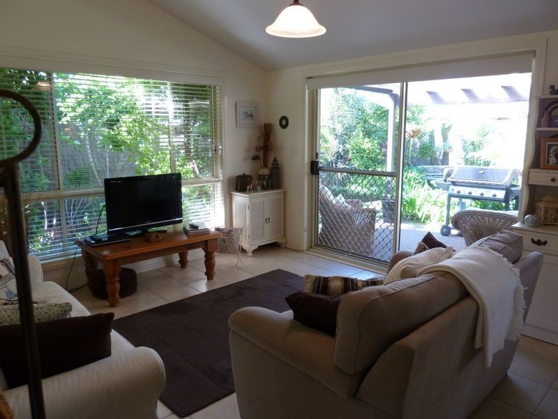 8 Palmway Crescent, Tuncurry NSW 2428