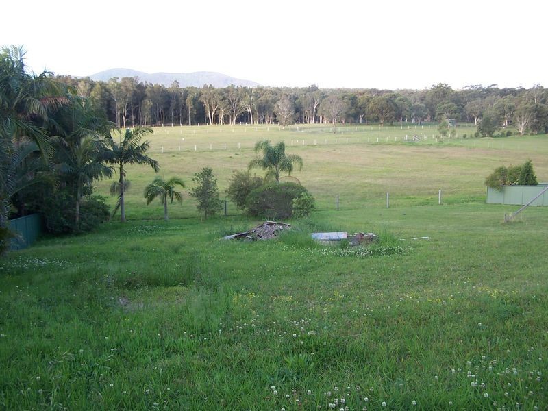 100 Seabreeze Parade, Green Point NSW 2428