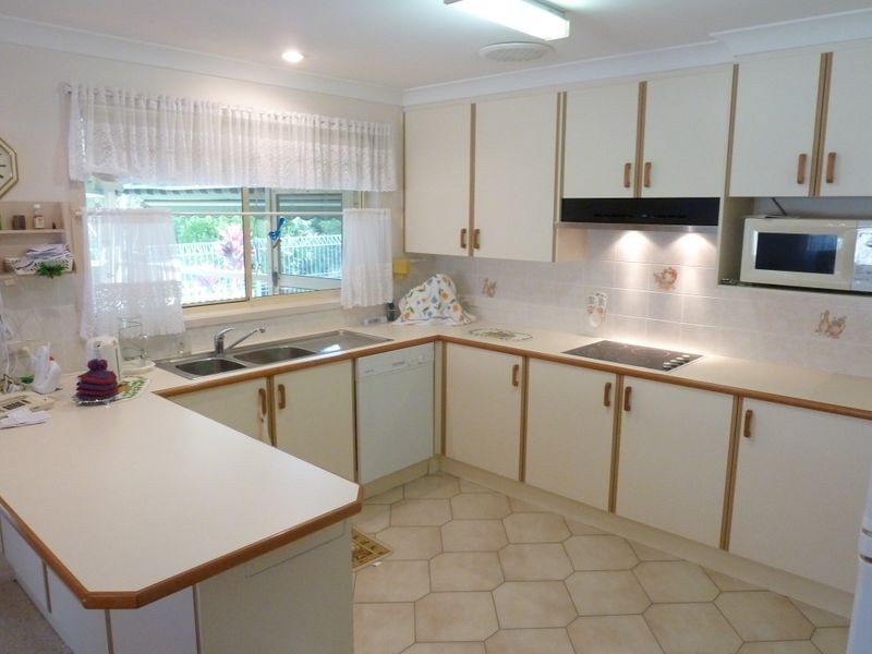 2/7 Burke Close, Forster NSW 2428