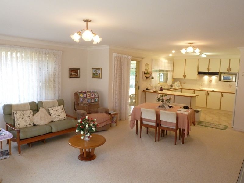 2/7 Burke Close, Forster NSW 2428