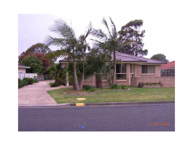 2/3 Greenview Close, Forster NSW 2428