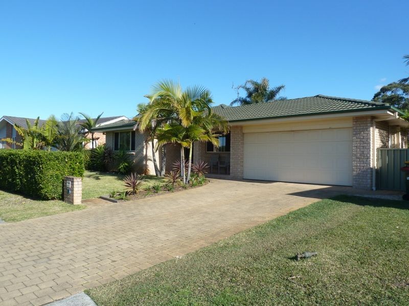 35 Grandis Drive, Tuncurry NSW 2428