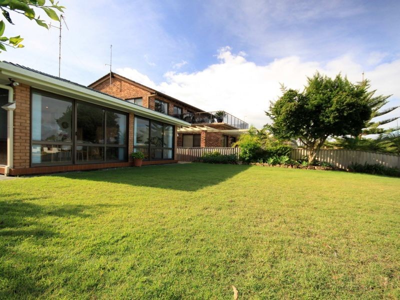 68 Taree Street, Tuncurry NSW 2428