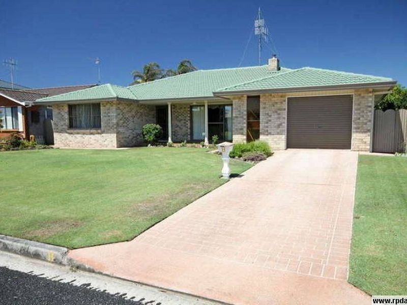 8 Wyuna Place, Forster NSW 2428