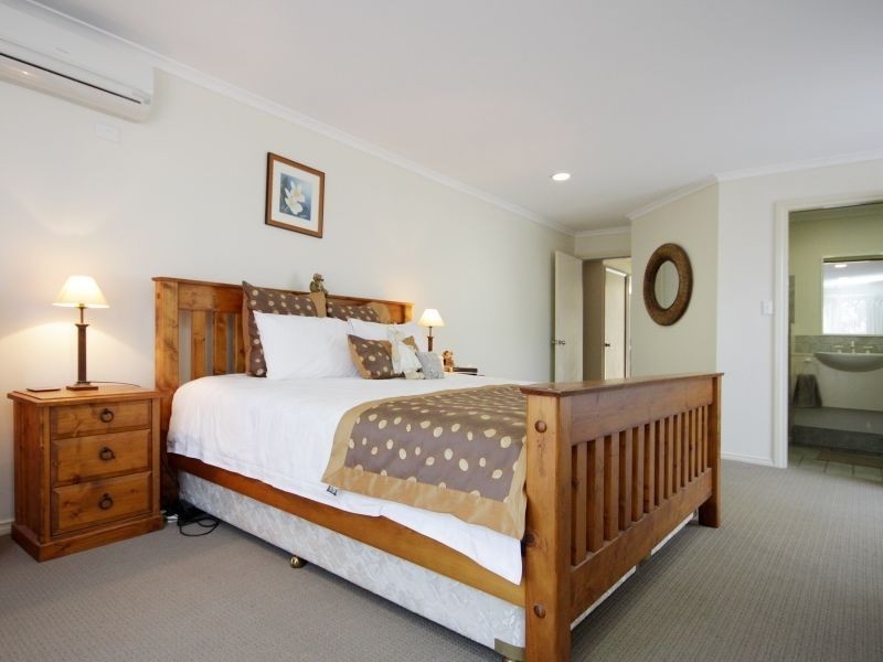11 Riverview Place, Tuncurry NSW 2428