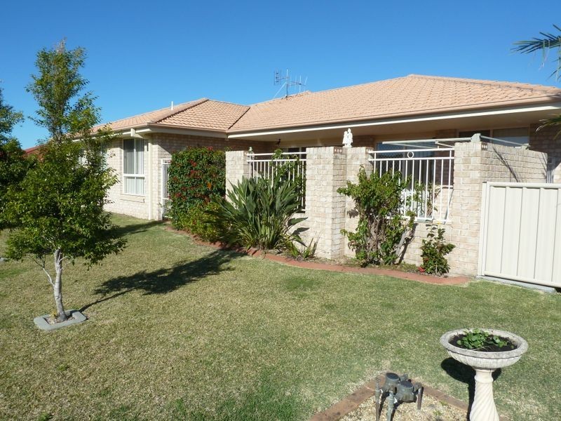 1/3 Ballingal Way, Forster NSW 2428