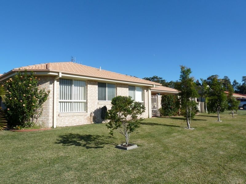 1/3 Ballingal Way, Forster NSW 2428