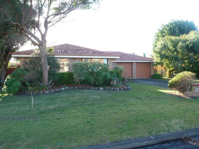 18 Heath Avenue, Tuncurry NSW 2428