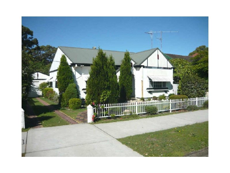 26 Macintosh St, Forster NSW 2428