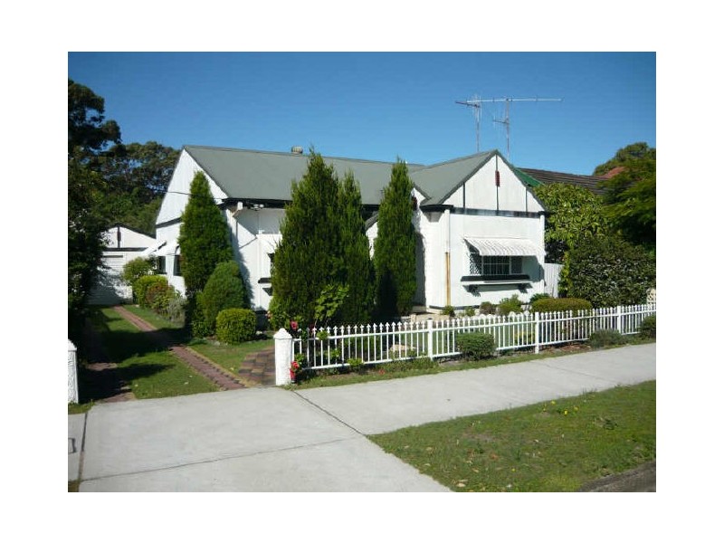 26 Macintosh St, Forster NSW 2428