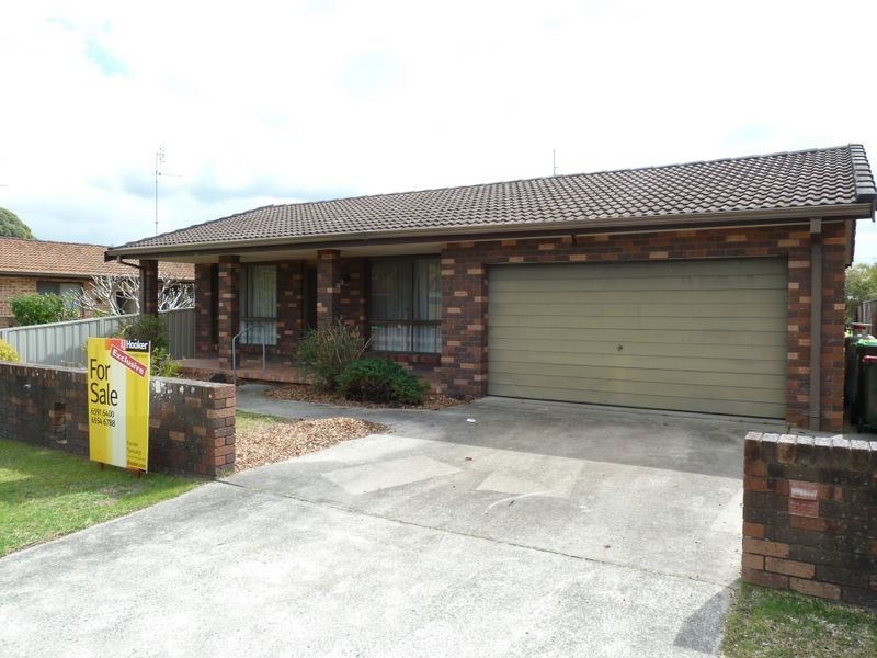 11 Blundell Avenue, Forster NSW 2428