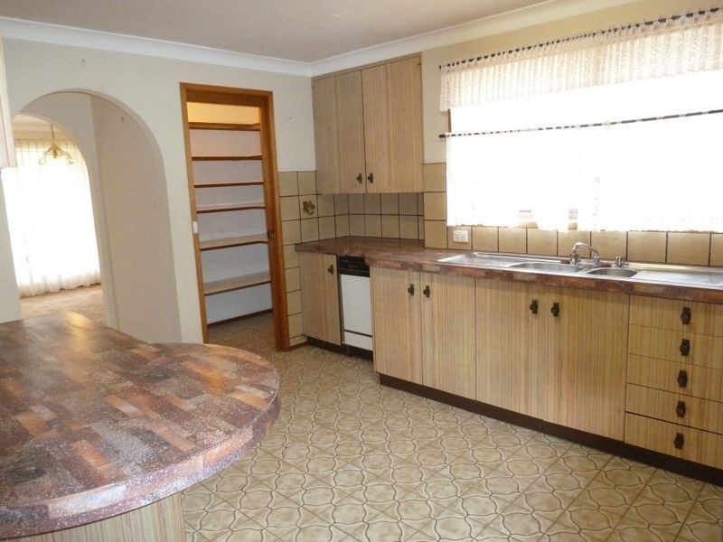 11 Blundell Avenue, Forster NSW 2428