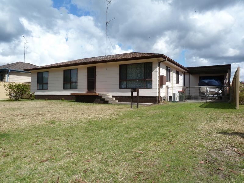 4 Stewart Parade, Tuncurry NSW 2428