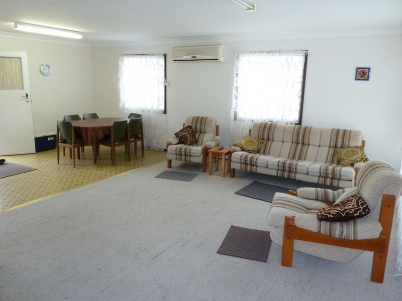 4 Stewart Parade, Tuncurry NSW 2428