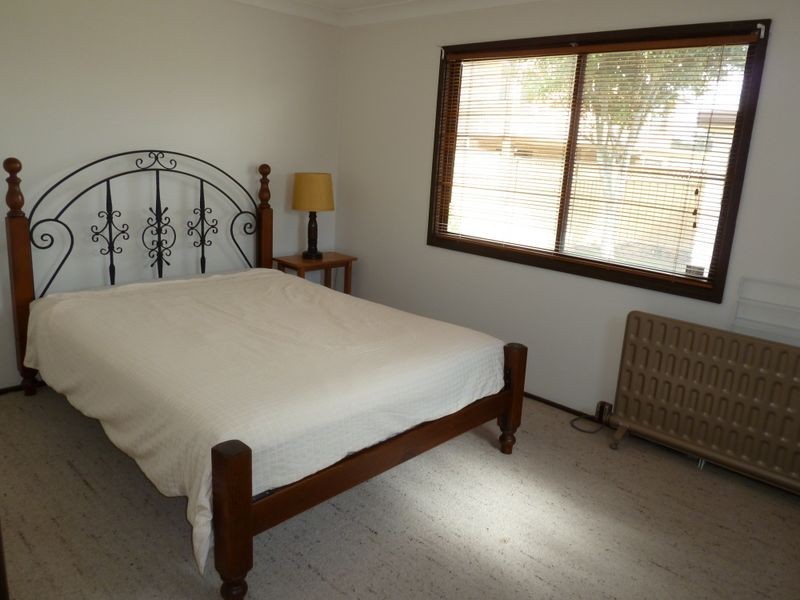 4 Stewart Parade, Tuncurry NSW 2428