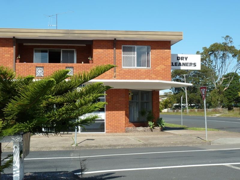 1/11-13 Lake Street, Forster NSW 2428