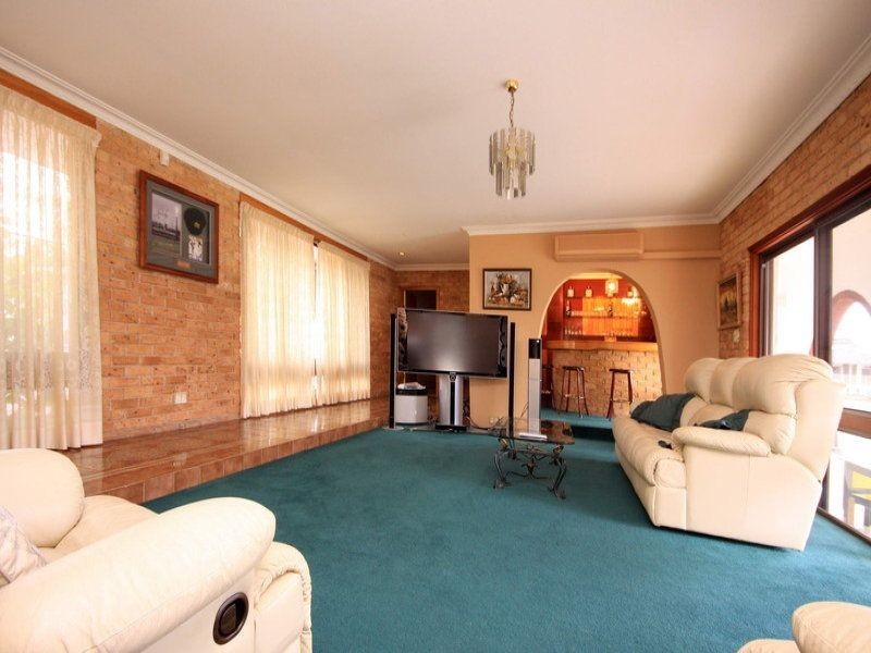 10 Sunset Place, Tuncurry NSW 2428