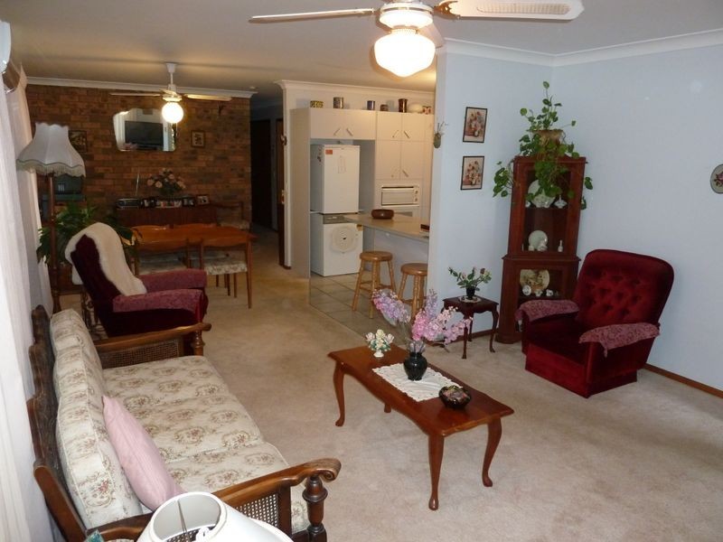 2/60 Hind Avenue, Forster NSW 2428