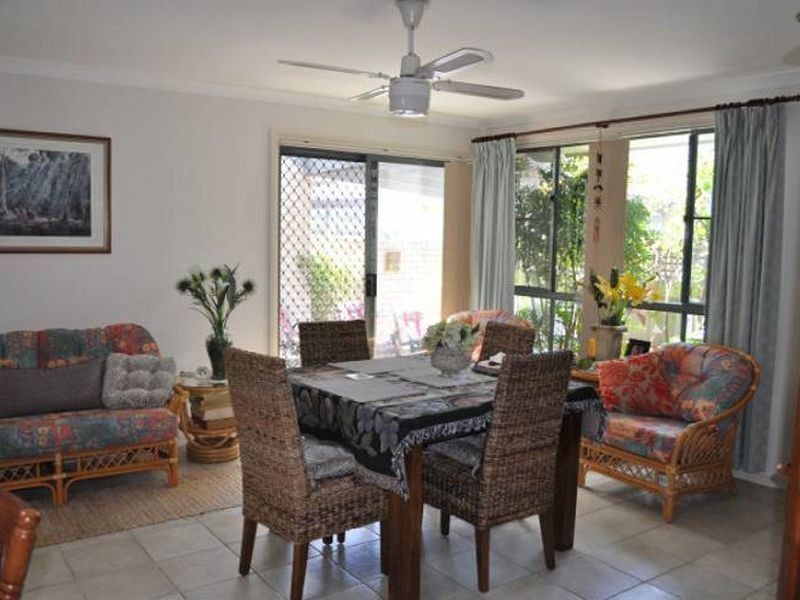 2/9 Akala Avenue, Forster NSW 2428