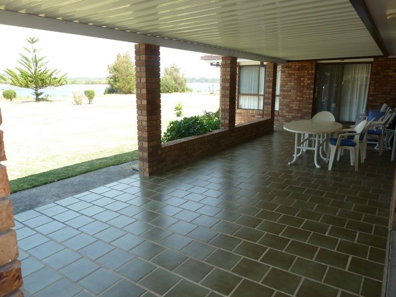 84 Taree Street, Tuncurry NSW 2428