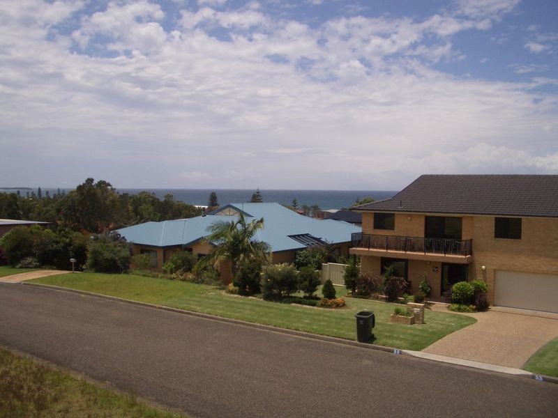 36 Sapphire Pde, Diamond Beach NSW 2430