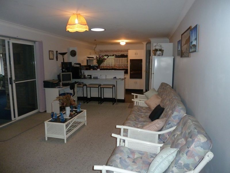 2 Pacific Parade, Tuncurry NSW 2428