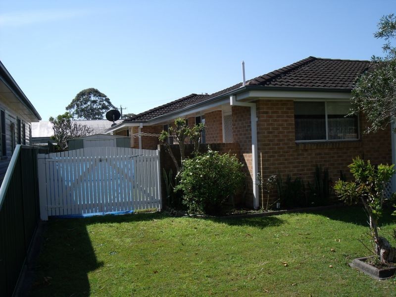 2/9 Stanley Street, Forster NSW 2428