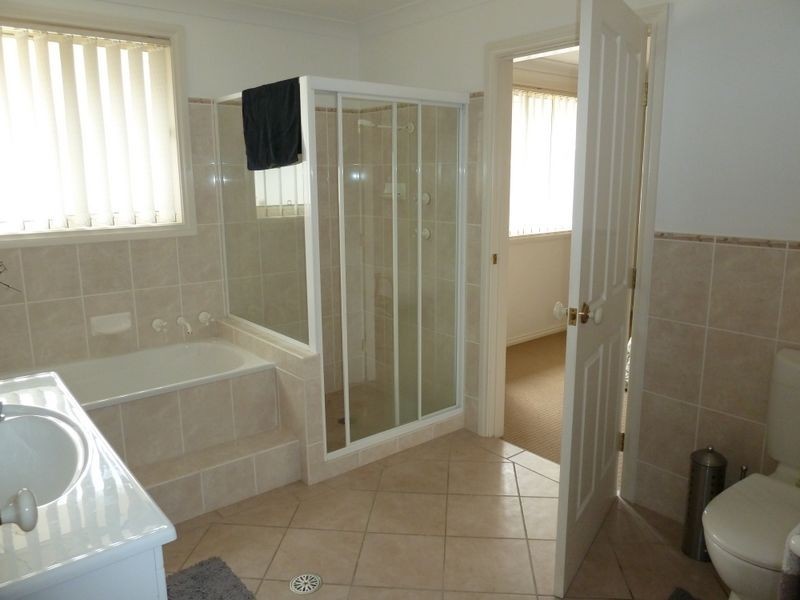 8 Nuwarra Circuit, Forster NSW 2428