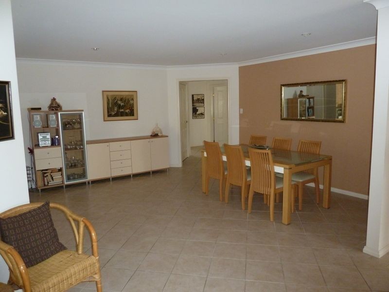 8 Nuwarra Circuit, Forster NSW 2428