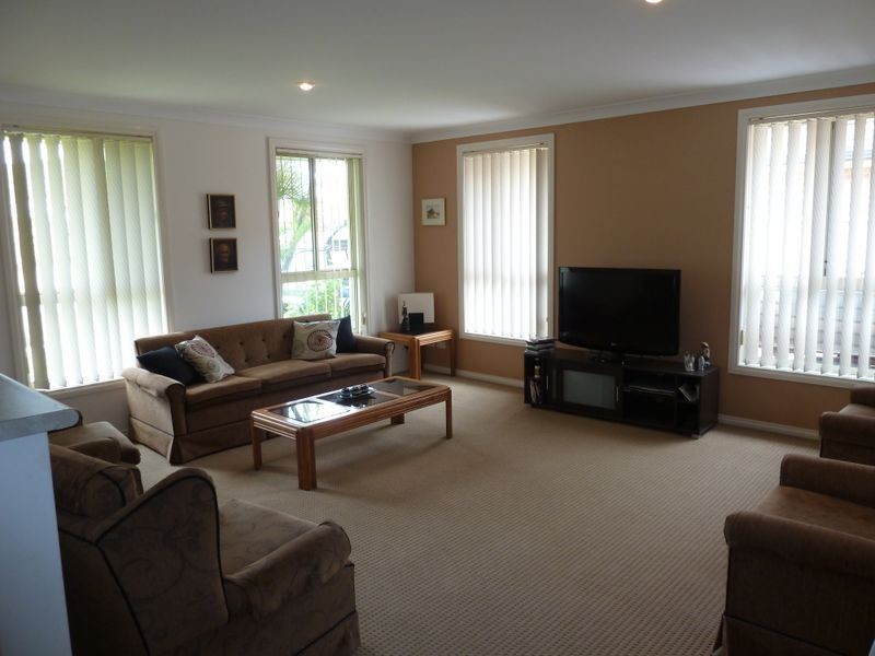 8 Nuwarra Circuit, Forster NSW 2428