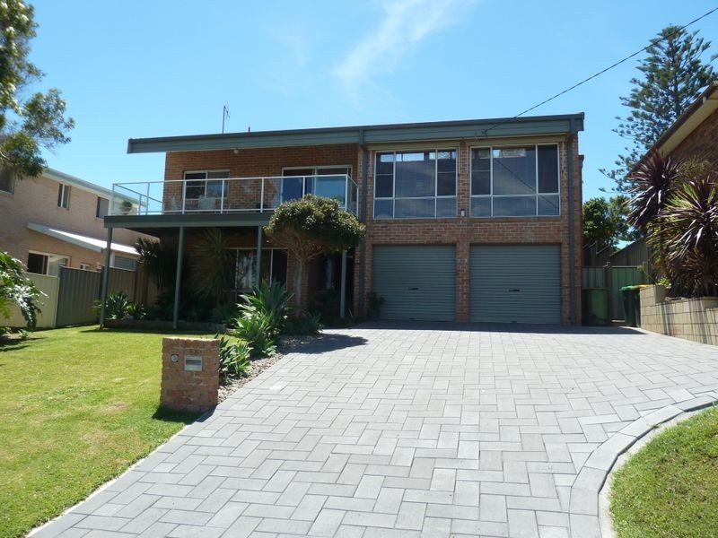 56 Lakeview Crescent, Forster NSW 2428