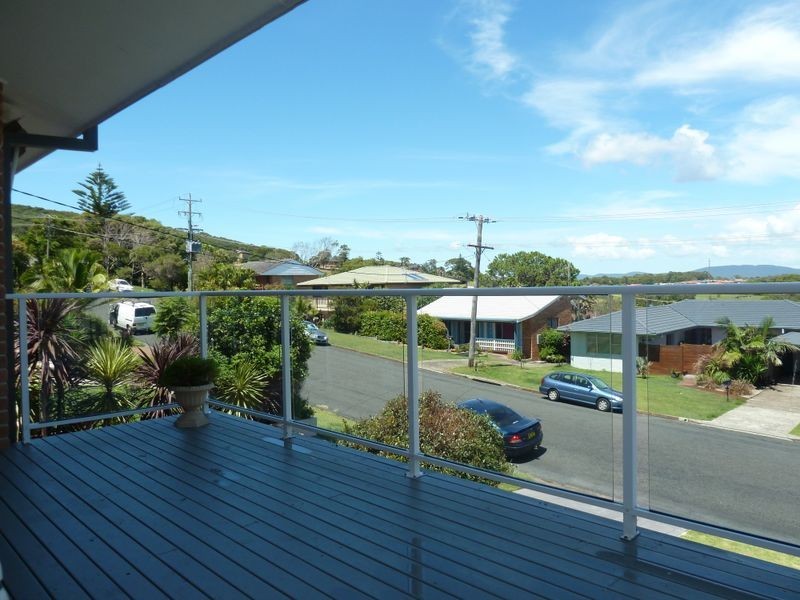 56 Lakeview Crescent, Forster NSW 2428