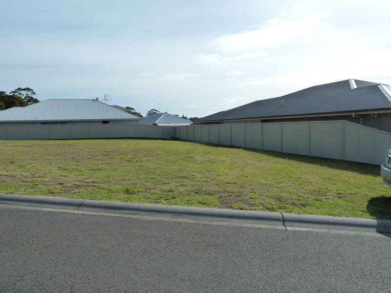 5 Wirrana Circuit, Forster NSW 2428