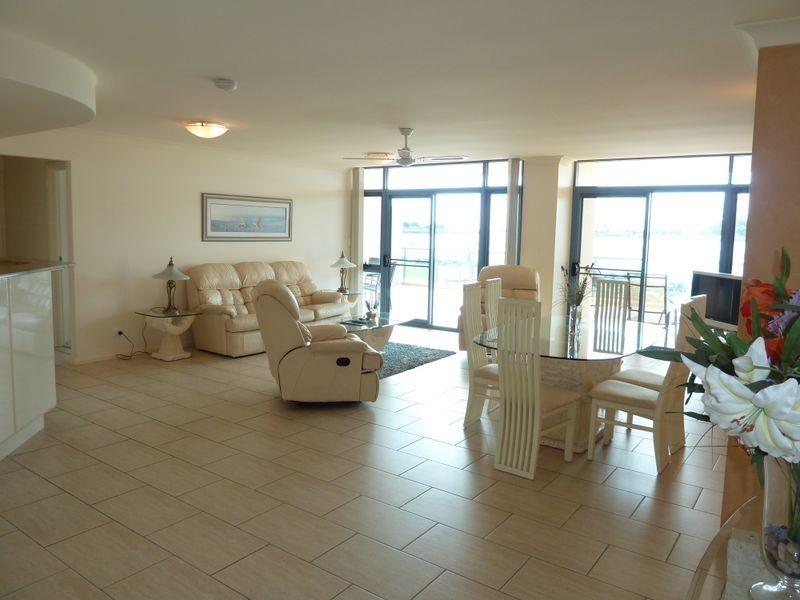 2/7-11 Wharf Street ‘Solaire’, Tuncurry NSW 2428