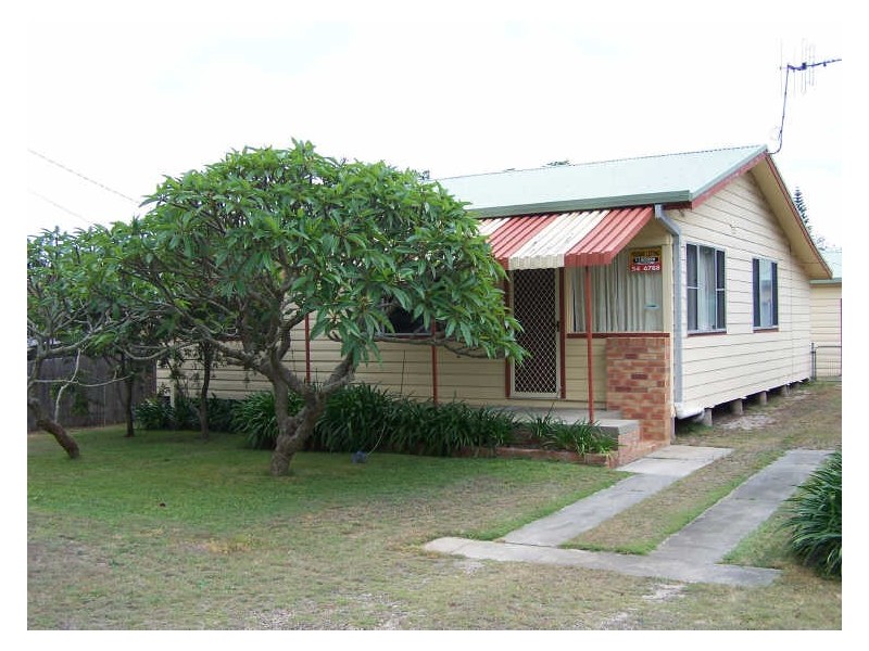 35 Beach Street, Tuncurry NSW 2428