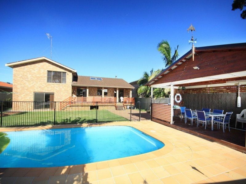 99 South Street, Tuncurry NSW 2428
