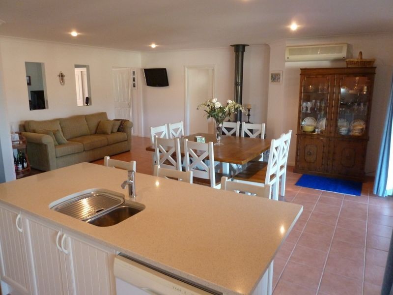 26 South St, Tuncurry NSW 2428