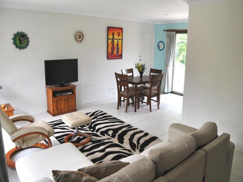 8 Endeavour Court, Forster NSW 2428