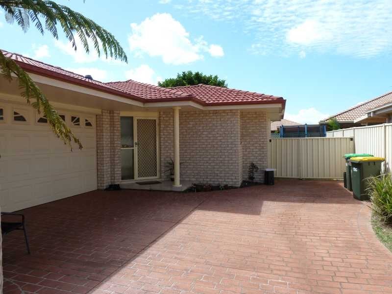 2/31 Amanda Cres, Forster NSW 2428