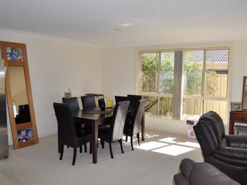 2/31 Amanda Cres, Forster NSW 2428