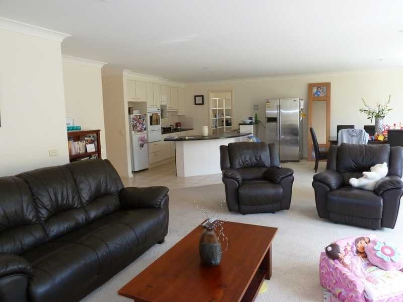2/31 Amanda Cres, Forster NSW 2428