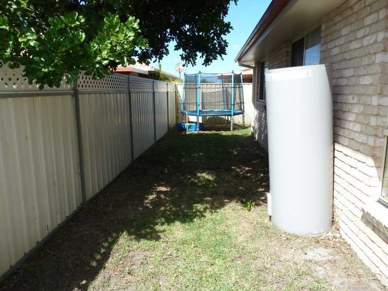 2/31 Amanda Cres, Forster NSW 2428