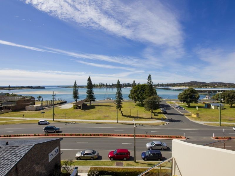401/22 Manning Street ‘Sunrise’, Tuncurry NSW 2428