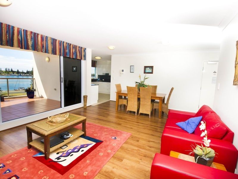 401/22 Manning Street ‘Sunrise’, Tuncurry NSW 2428