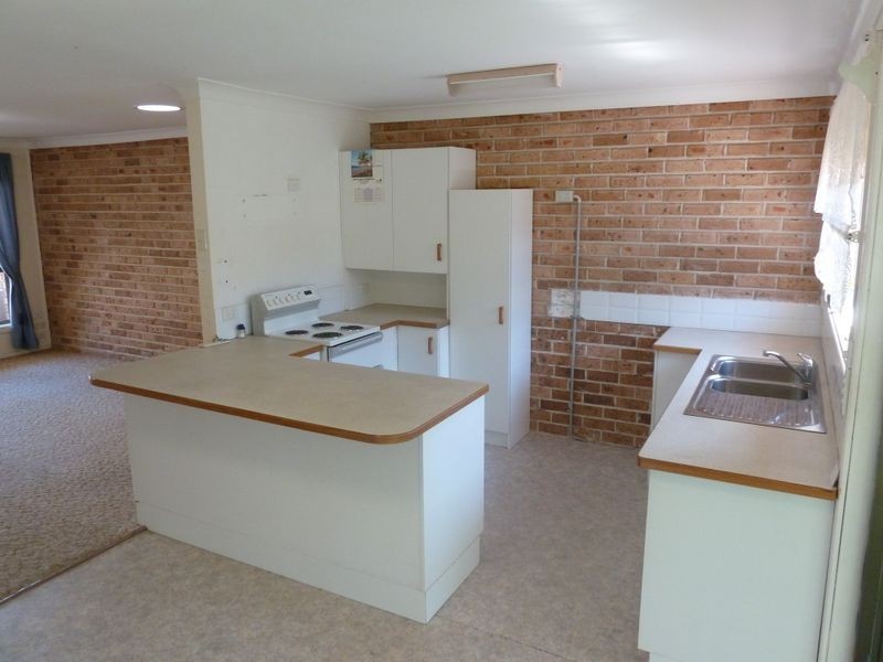 2/3 Fairway Crescent, Forster NSW 2428