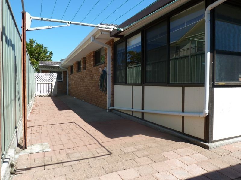 2/3 Fairway Crescent, Forster NSW 2428