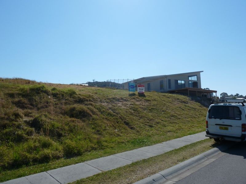 11 Manara Crescent, Forster NSW 2428