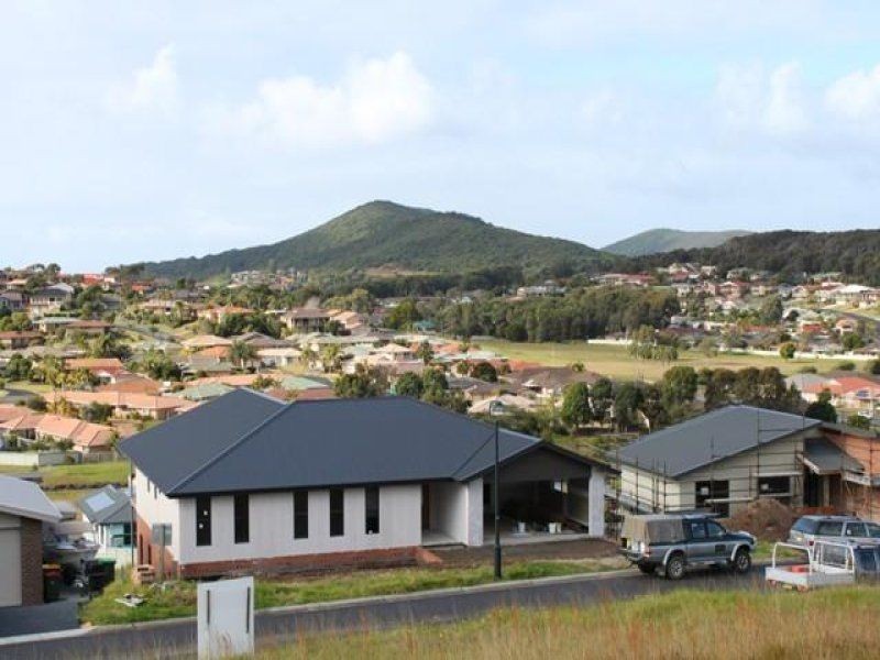 11 Manara Crescent, Forster NSW 2428